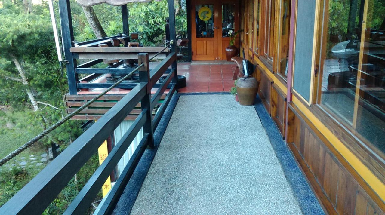 Hong Wa Cuo南投埔里紅瓦厝山居民宿 Buitenkant foto